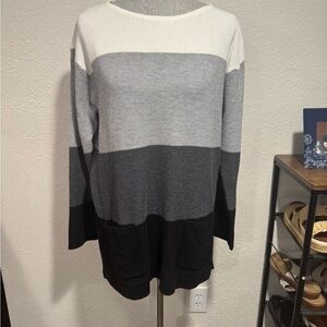 Vince Camuto Color Block Sweater. Like New. Sz M